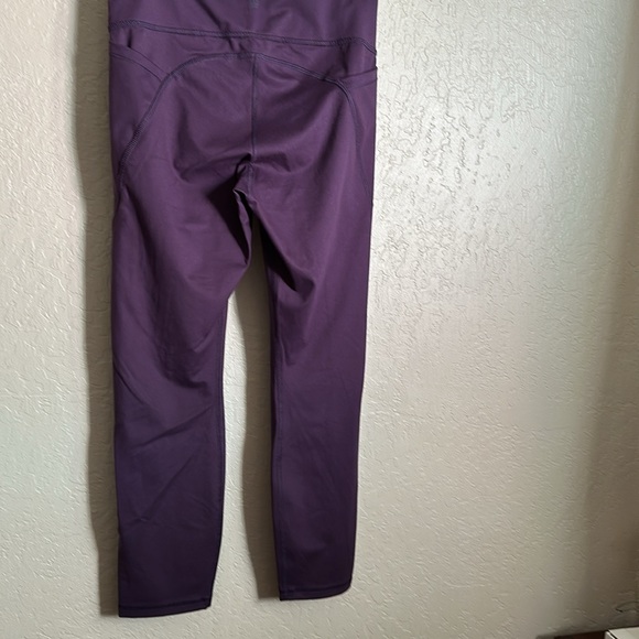 All in motion cropped leggings eggplant size medium like new only washed - Picture 5 of 5